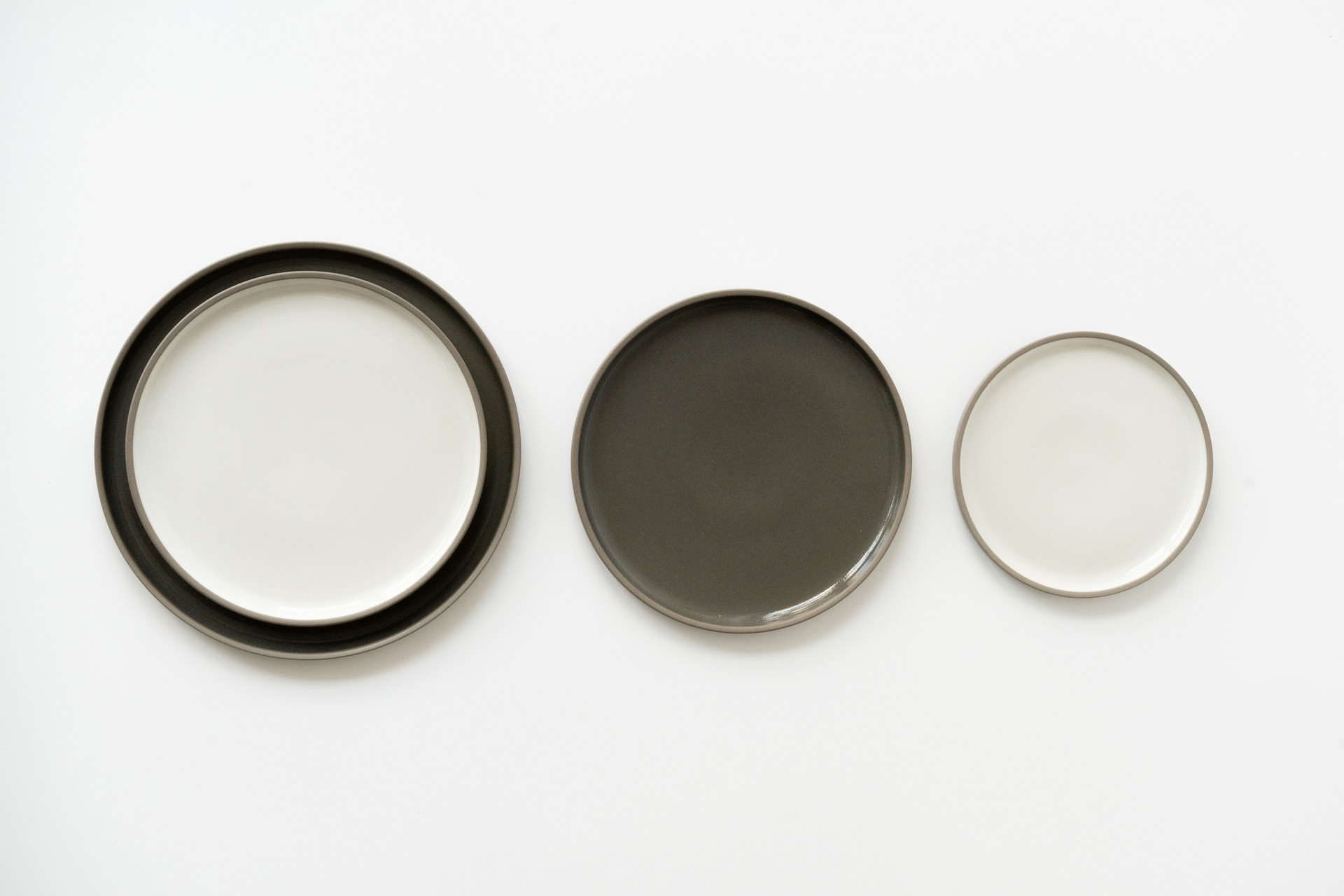 <span style="   line-height: 1em;   font-size: 14px;   letter-spacing: 0.5px;   border: 1px solid white;   margin-bottom: 10px;   padding: 8px;   display: inline-block; ">Life Edition</span><br>단단한 삶을 위한 도구