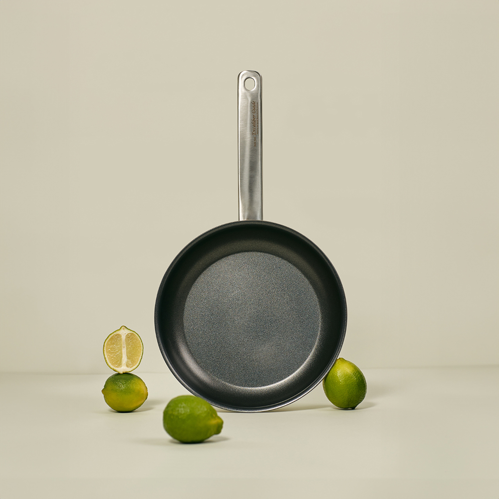 <span style="font-weight:bold;">8/13(수)</span><br/><span style="font-size:13px;">엑스칼리버 프라이팬 22cm<br/>정상가 57,800</span><br/><span style="font-size:16px; color:red;">오픈 특가 28,900원</span>