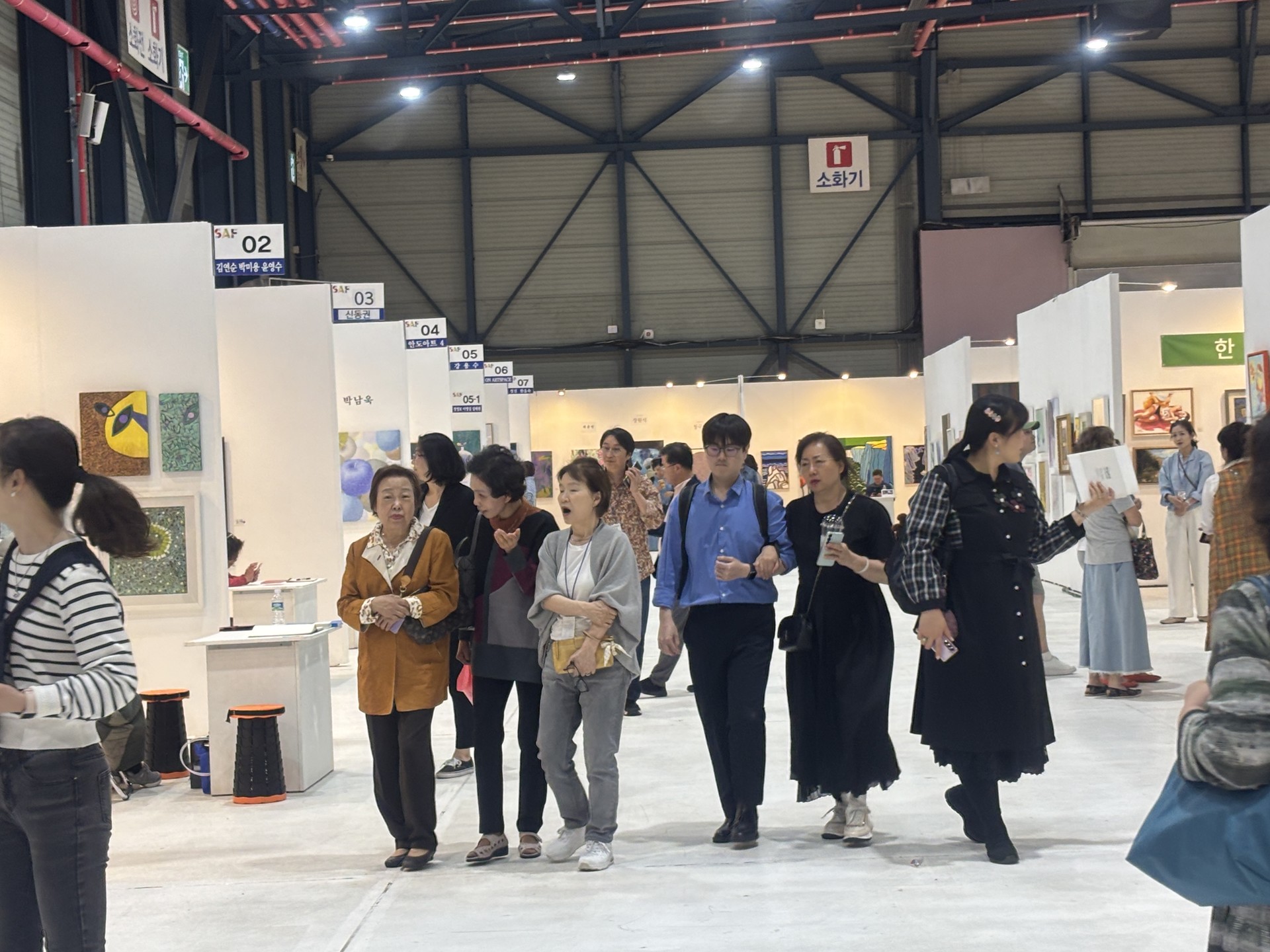 <p style="text-align:left; font-size:16px; margin-top:26px;">VITAE TELLUS IN<br><span style="color:#666;">₩ 80,000</span></p>