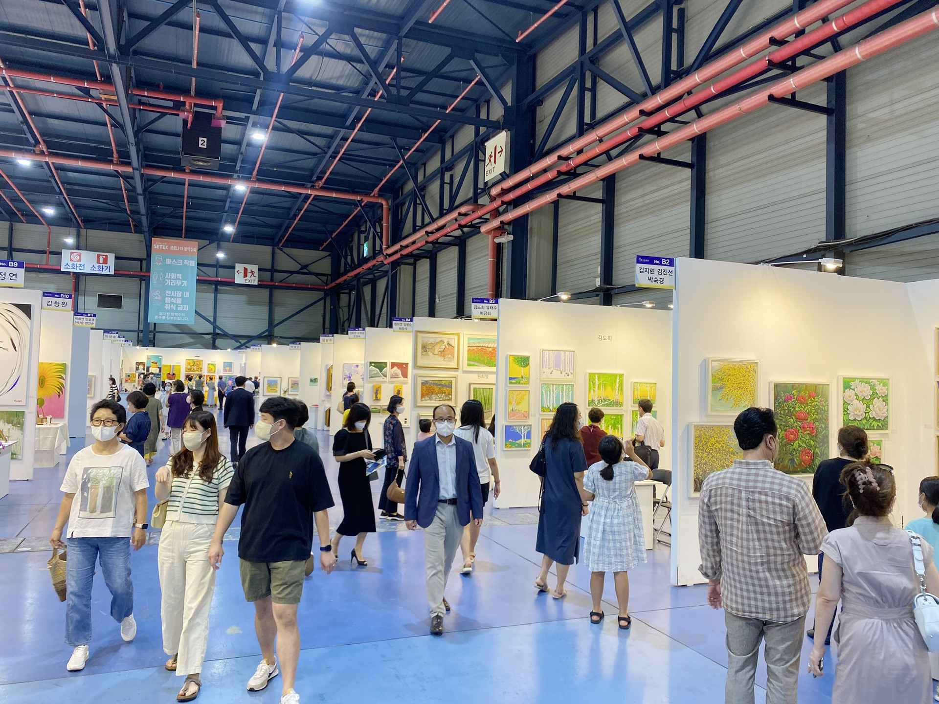 <p style="text-align:left; font-size:16px; margin-top:26px;">VITAE TELLUS IN<br><span style="color:#666;">₩ 80,000</span></p>