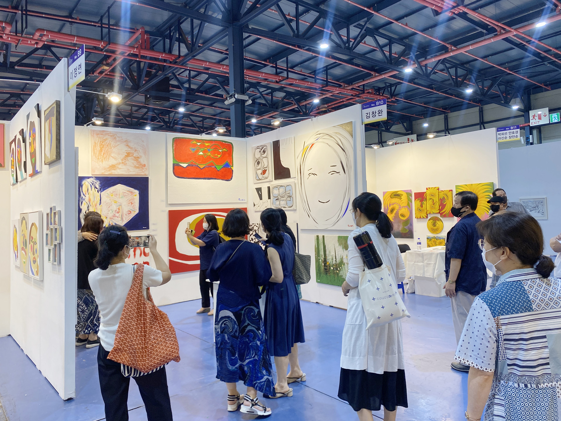 <p style="text-align:left; font-size:16px; margin-top:26px;">VITAE TELLUS IN<br><span style="color:#666;">₩ 80,000</span></p>