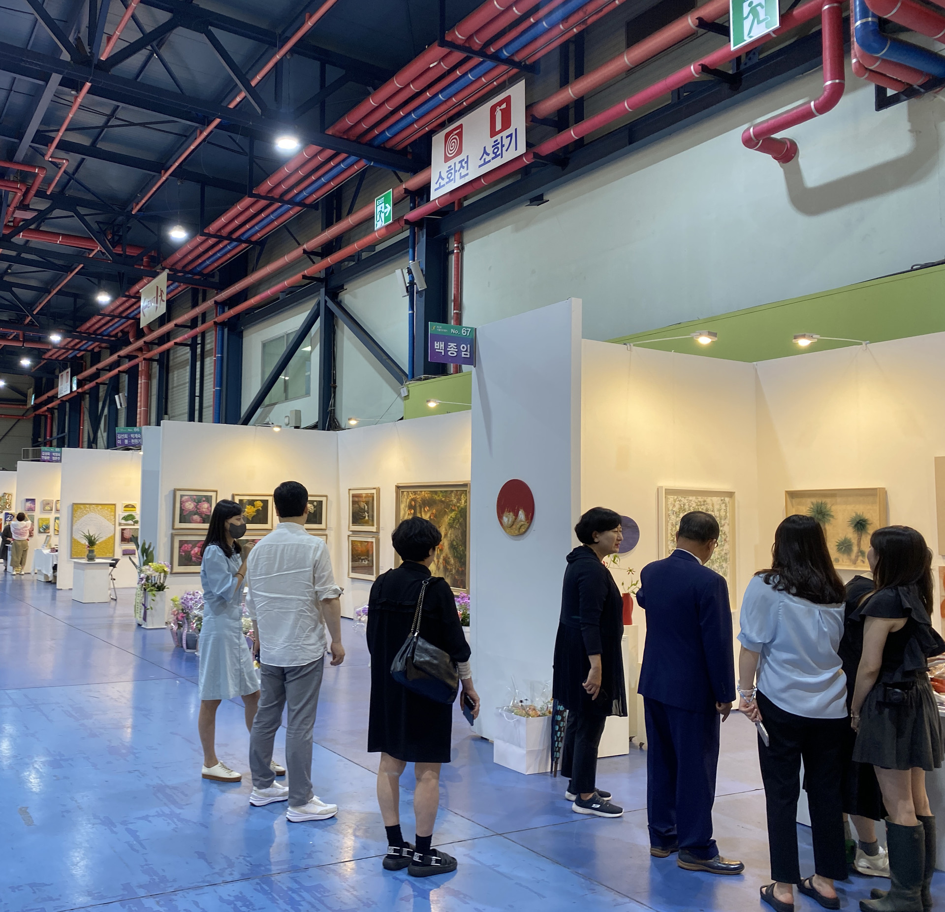 <p style="text-align:left; font-size:16px; margin-top:26px;">VITAE TELLUS IN<br><span style="color:#666;">₩ 80,000</span></p>