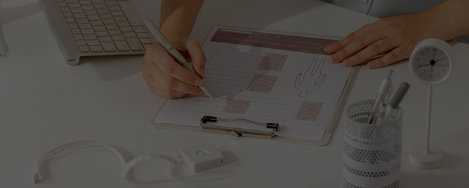 <div style="text-align:center; line-height:1.6;">   <p style="font-size:16px; font-weight:400; margin:0; color:#1F2937;">     공장형 병원과 다른   </p>   <p style="font-size:16px; font-weight:700; margin:0; color:#1F2937;">     개인 맞춤형 1:1 시술을 받고 싶은 분   </p> </div>