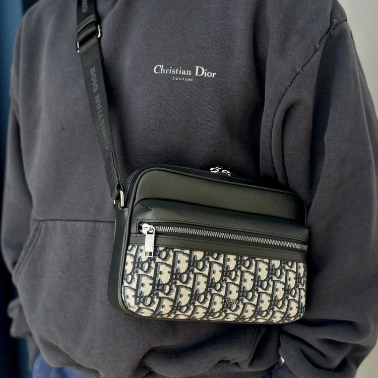 디올 라이더 2.0 지퍼 메신저백