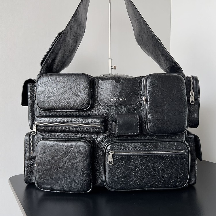 발렌시아가 수퍼비지 라지 슬링백 70216821