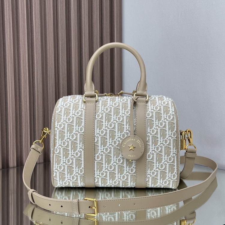 디올 그루브 토트백 25