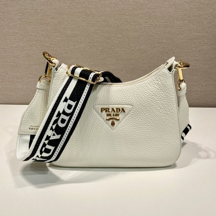 프라다 삼각로고 비텔로 다이노 1BH193