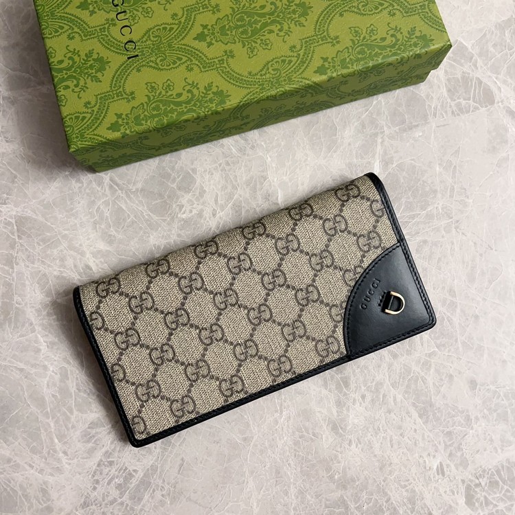 구찌 GG 엠블럼 콘티넨탈 장지갑 821802