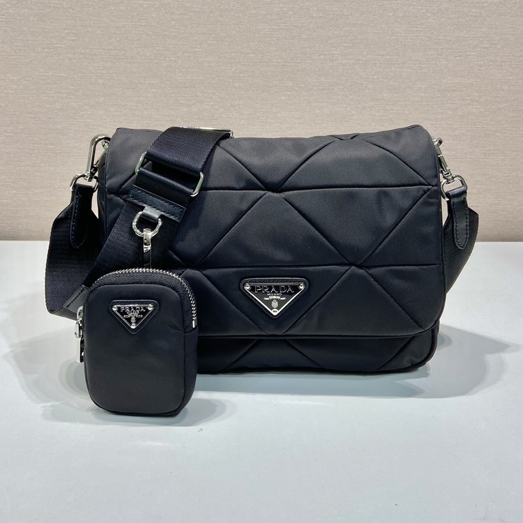 프라다  리나일론 퀼팅 숄더 1BD290