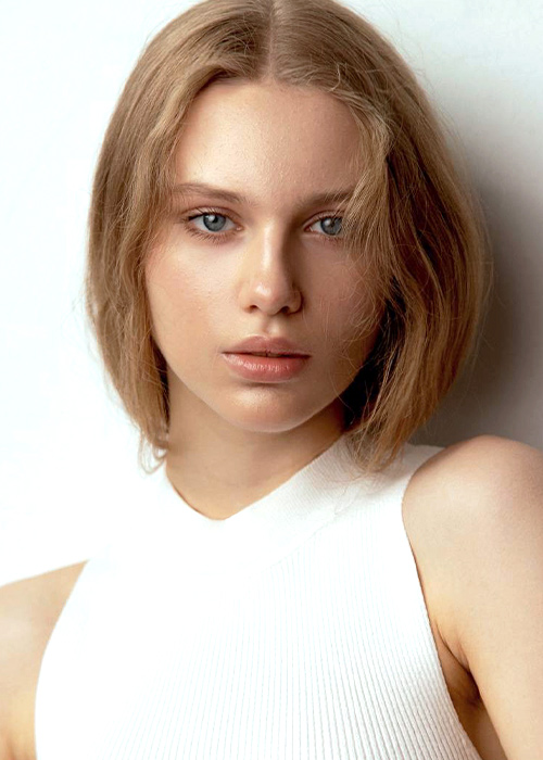 <h6>VALERIA</h6><br><br><br>