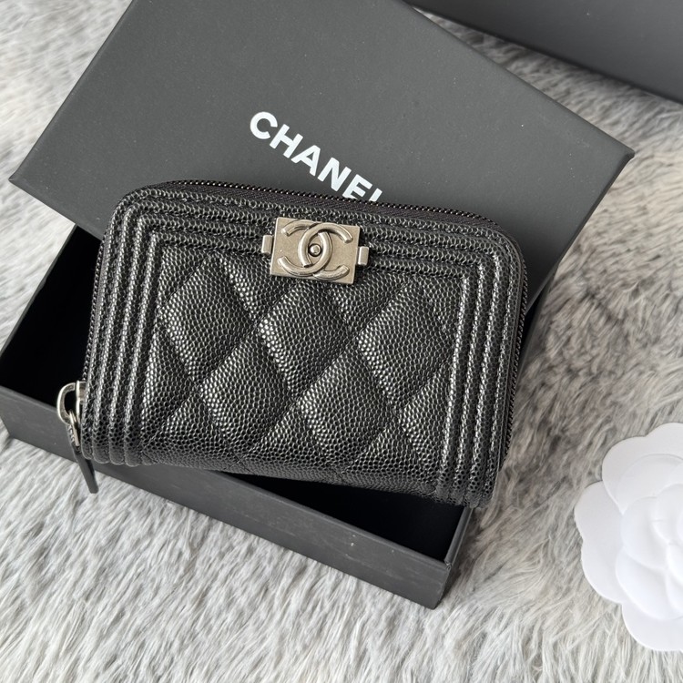 샤넬 보이 캐비어 은장 카드지갑 A80602