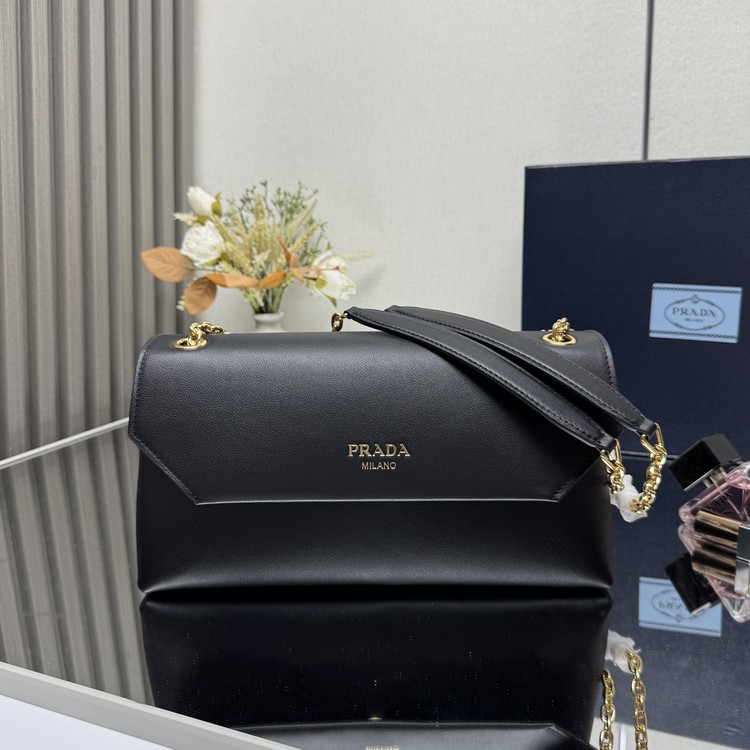 프라다 미디움 가죽 숄더 1BD371