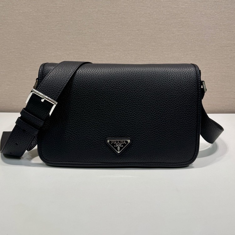 프라다 레더 삼각 로고 2VD075