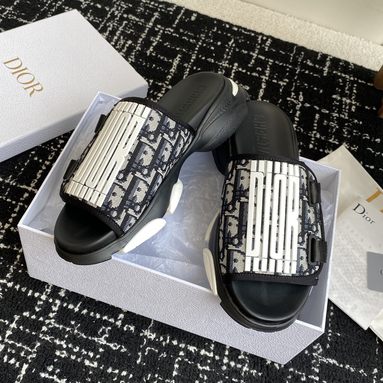 디올 윈더 슬리퍼