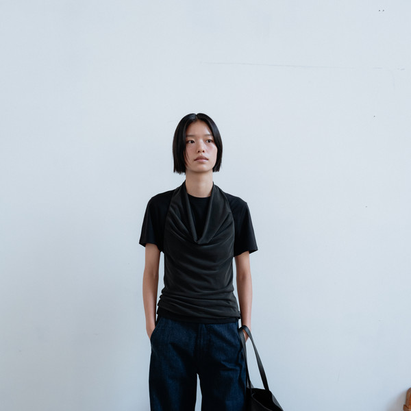 Cotton denim curve pants (dark navy) : MONOHA