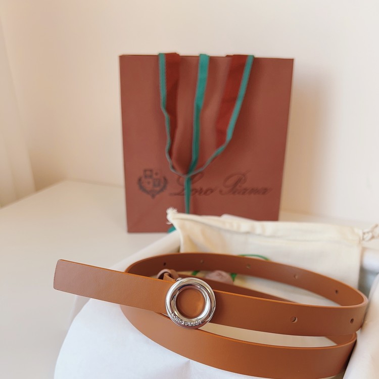 로로피아나 레더 은장 벨트