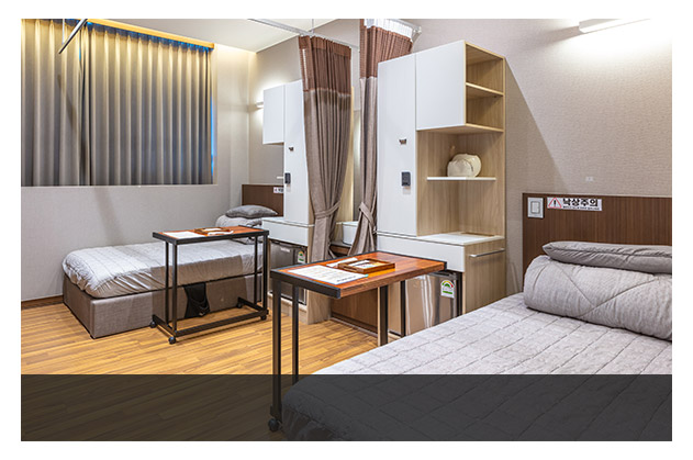 1인실 · 2인실로 구성(개인/추가부담 없음)