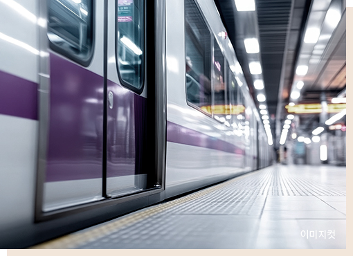 <span style="font-size: 18px;"><span style="color: rgb(15, 45, 83);">부산시내외 내륙 <b>교통의 중심</b></span></span><br>- 집 앞 부암역(2호선) 초역세권, 서면역(1, 2호선 환승역) 인접<br>- 가야·중앙대로(BRT), 동서고가로, 황령·수정·백양터널 등<br>- 동해선·중앙선·경전선(예정), ITX, KTX 등 광역교통 허브 부전역 아이</br></br>