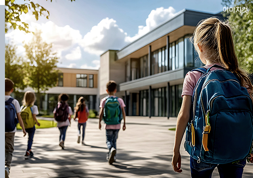 <span style="font-size: 18px;"><span style="color: rgb(15, 45, 83);">아이를 위한 <b>우수한 교육 환경</b></span></span><br>- 도보 통학으로 안전하게 누리는 부전초등학교<br>-부산글로벌빌리지, 부산수학문화관, 부산영어도서관, 서면 학원가 등</br></br>