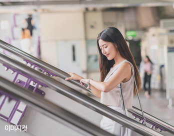 <span style="font-size: 20px;"> <span style="color: rgb(45, 88, 167);"><b>풍부한 생활인프라</b></span></span> <br><span style="font-size: 13px;">홈플러스, 롯데마트 등 중심상권 진해구청, 보건소, 법원 등기소 및 진해문화센터 & 도서관(예정) 이용 가능</span> 