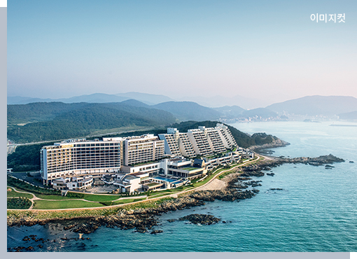 <span style="font-size: 18px;"><span style="color: rgb(15, 45, 83);">서면 <b>첫 더 플래티넘 라이프</b></span></span><br>- 해외 고급건축 시공실적 1위 쌍용건설의 노하우<br>-서면에 처음 선보이는 '더 플래티넘'라이프</br></br>