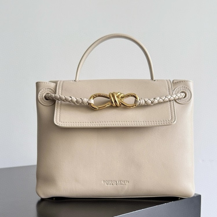 보테가 베네타 차오차오 토트백  26