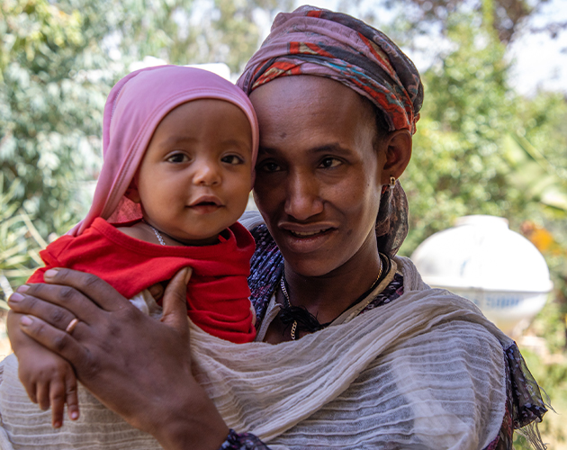 <h6 class="w-number"><span class="count-n count_num2">326</span><span>만명</span></h6><p class="w-title">2024년 한 해 동안<br>스스로 자립할 수 있는 힘을 얻은 사람들의 수</p>