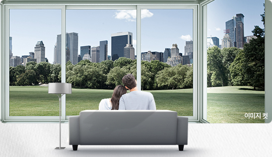 <span style="font-size: 20px;"><span style="color: rgb(45, 88, 167);"><b>김해 최초 교육·돌봄특화</b></span></span>  <br><span style="font-size: 13px;">- 종로엠스쿨의 초·중등 영어·수학 교육 무상(2년)<br>- 코알라케어의 키즈·시니어 프로그램 무상(2년)</span> 