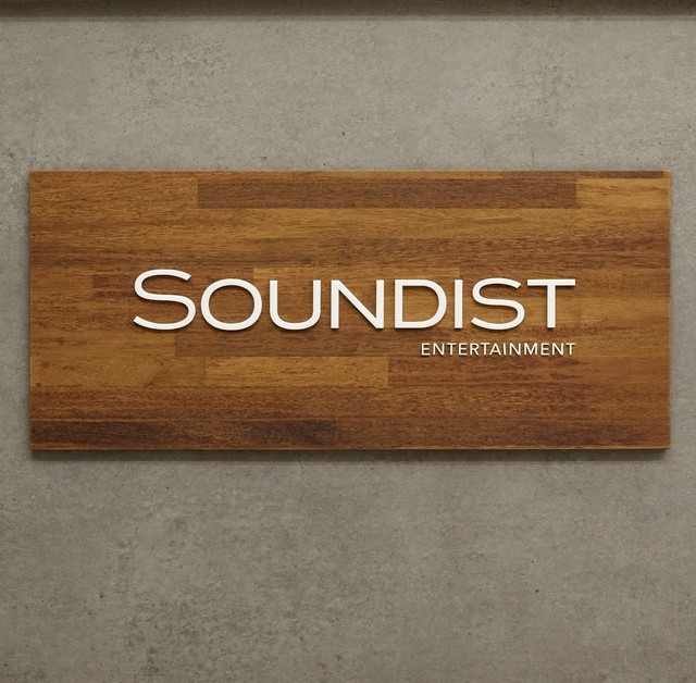 <p style="text-align:left; font-size:16px; margin-top:26px;">VITAE TELLUS IN<br><span style="color:#666;">₩ 80,000</span></p>