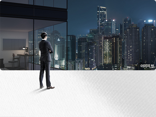 <span style="font-size: 20px;"><span style="color: rgb(45, 88, 167);"><b>김해 최초 교육·돌봄특화</b></span></span>  <br><span style="font-size: 13px;">- 종로엠스쿨의 초·중등 영어·수학 교육 무상(2년)<br>- 코알라케어의 키즈·시니어 프로그램 무상(2년)</span> 