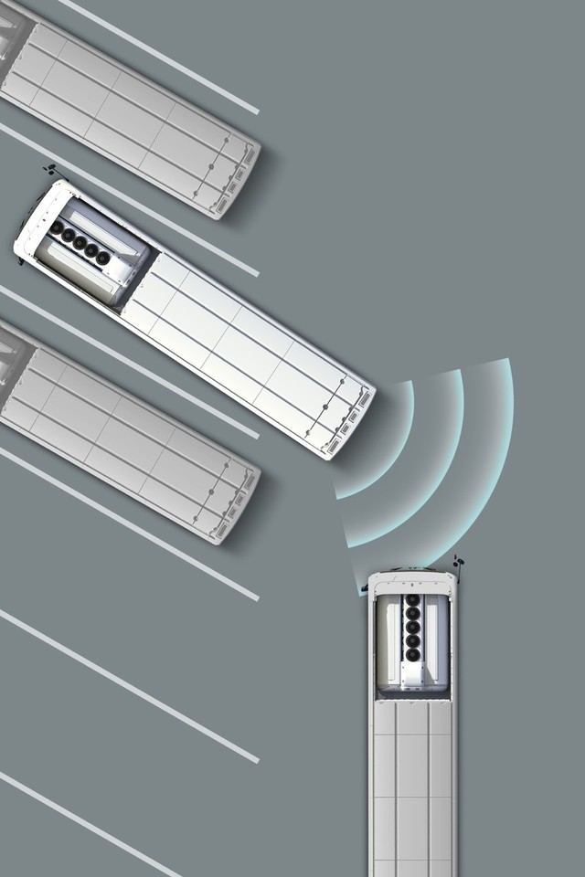 RCW(후방 추돌 방지 장치) - 주차 중이거나 후진 시 차랑에 접근하는 다른 차량을   감지하면 운전자에게 위험을 경고해 주는 기능입니다.