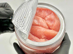 <b>After<br>Loading with SEEKHAN solution applied → Freshness maintained</b>