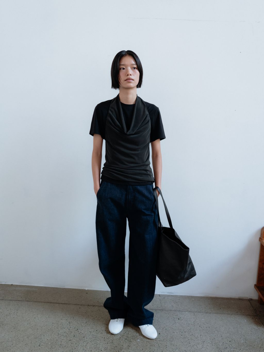 Cotton denim curve pants (dark navy) : MONOHA