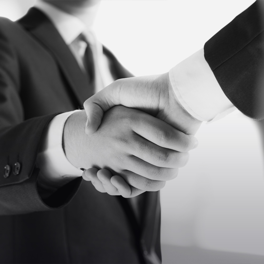 <span style="font-weight: 600; color: rgb(255, 255, 255); letter-spacing: -1px;">CUSTOMER FIRST</span> 