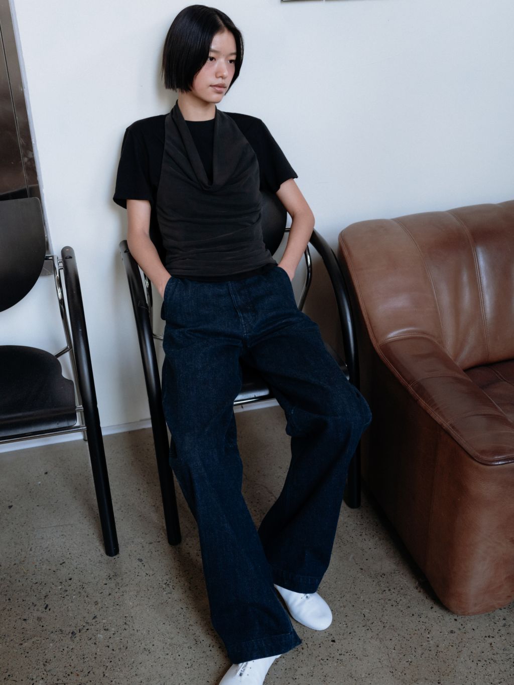 Cotton denim curve pants (dark navy) : MONOHA