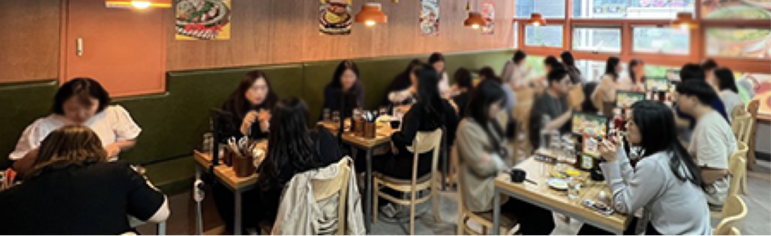 2층 매장도 홀 만석!