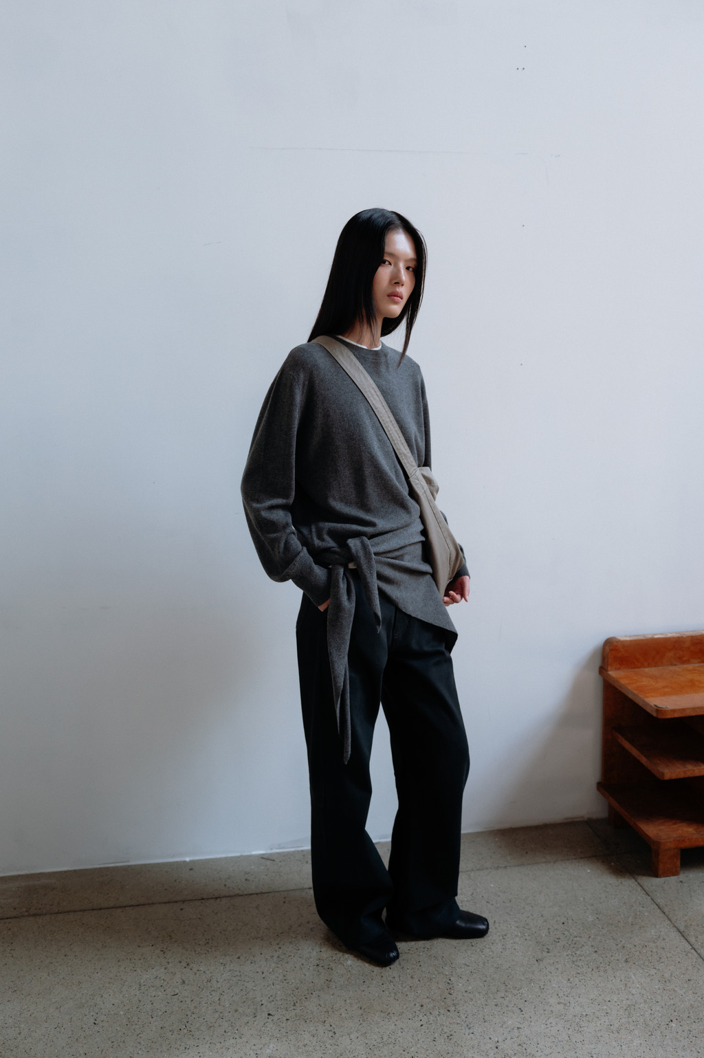 Cotton curve pants (khaki beige / blue gray / brown / black