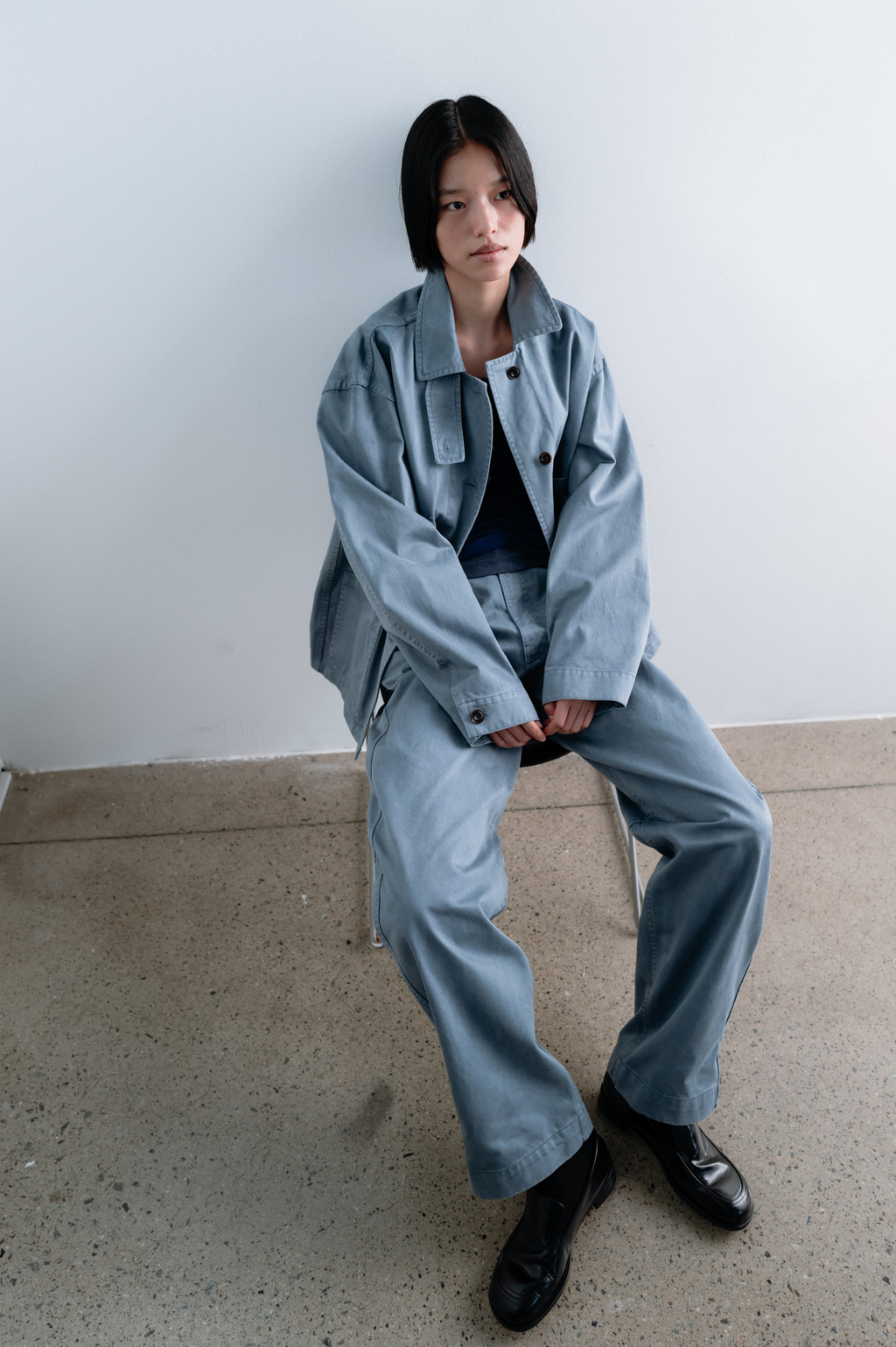 Cotton dying curve pants (khaki / blue grey) : MONOHA