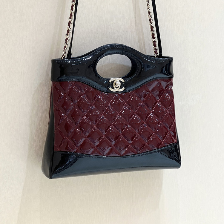 샤넬 31 미니 페이던트 카프스킨 골드 레드