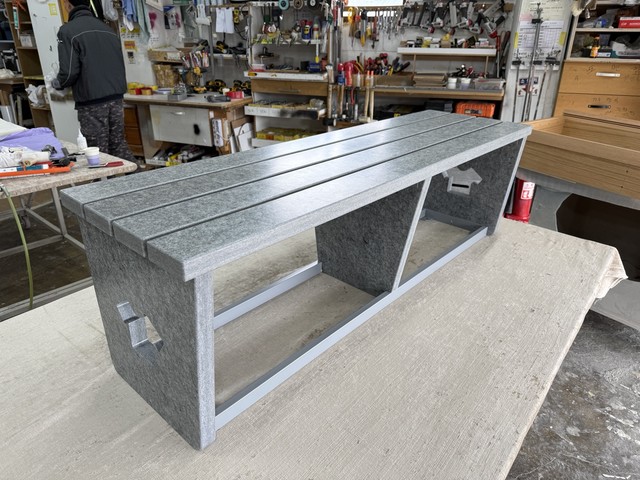 <br><span class="eno01">경량성</span><br><p class="eno02">섬유로 만들어진 패널로 목재보다<br>50%정도 가벼워 활용성이 높음</p>