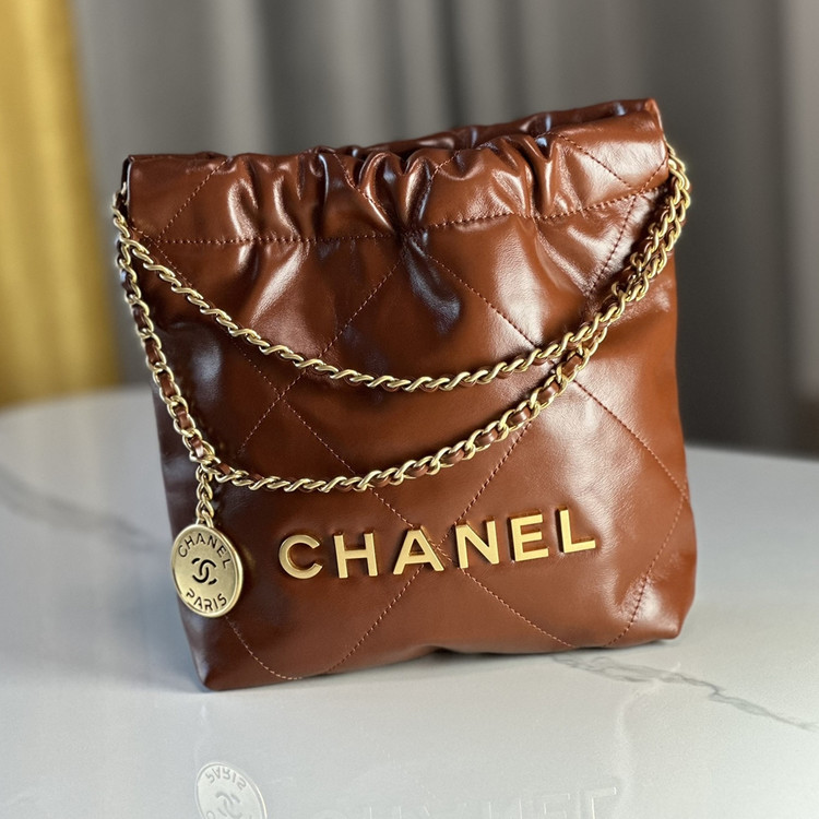 샤넬 22백 미니 카프스킨 다크 브라운