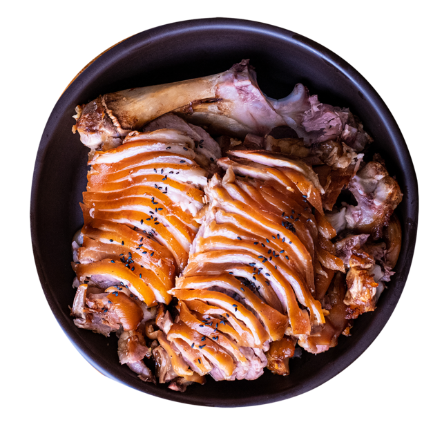 <p style="text-align:left; font-size:16px; margin-top:26px;">로스팅훈제족발<br><span style="color:#666;">100%앞다리살로 매일 직접 삶은 쫄깃한 족발</span></p>