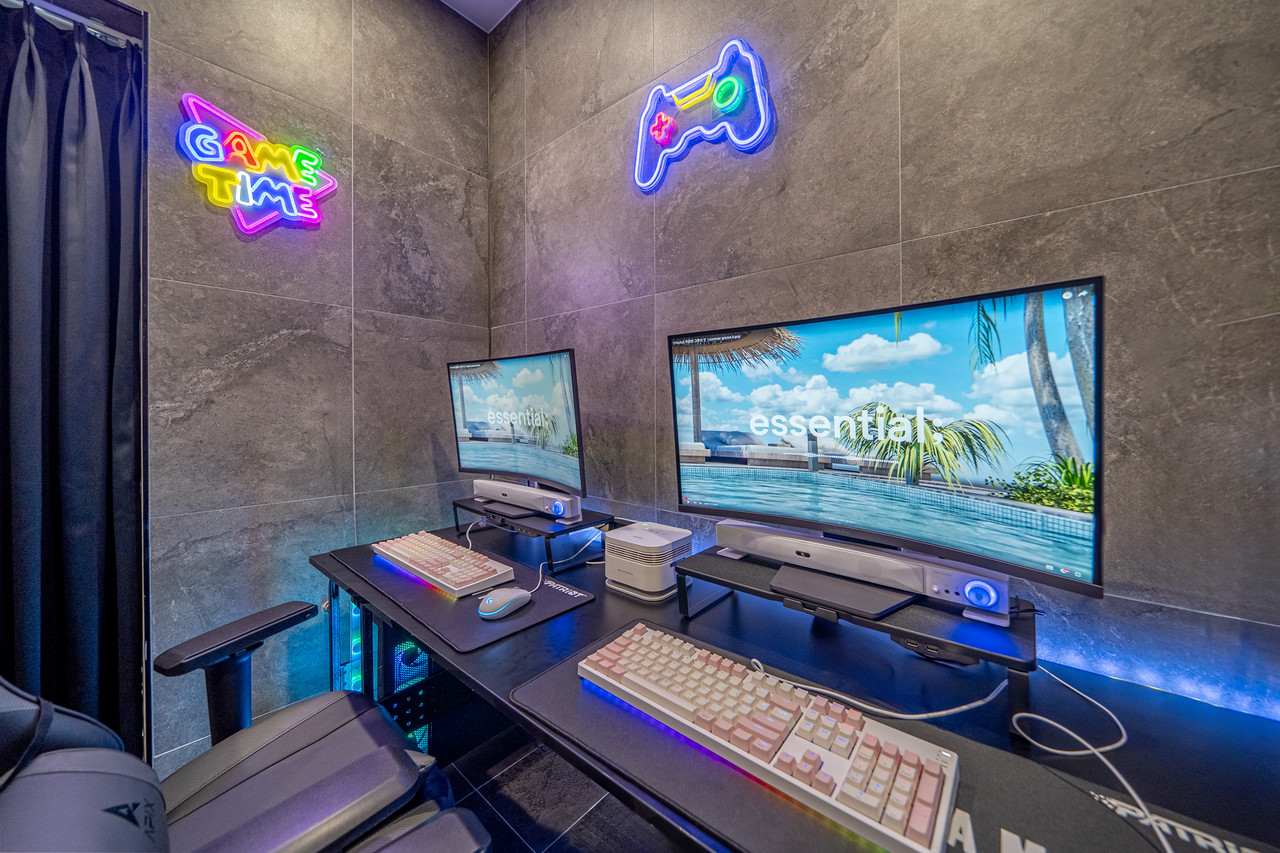 PC ROOM