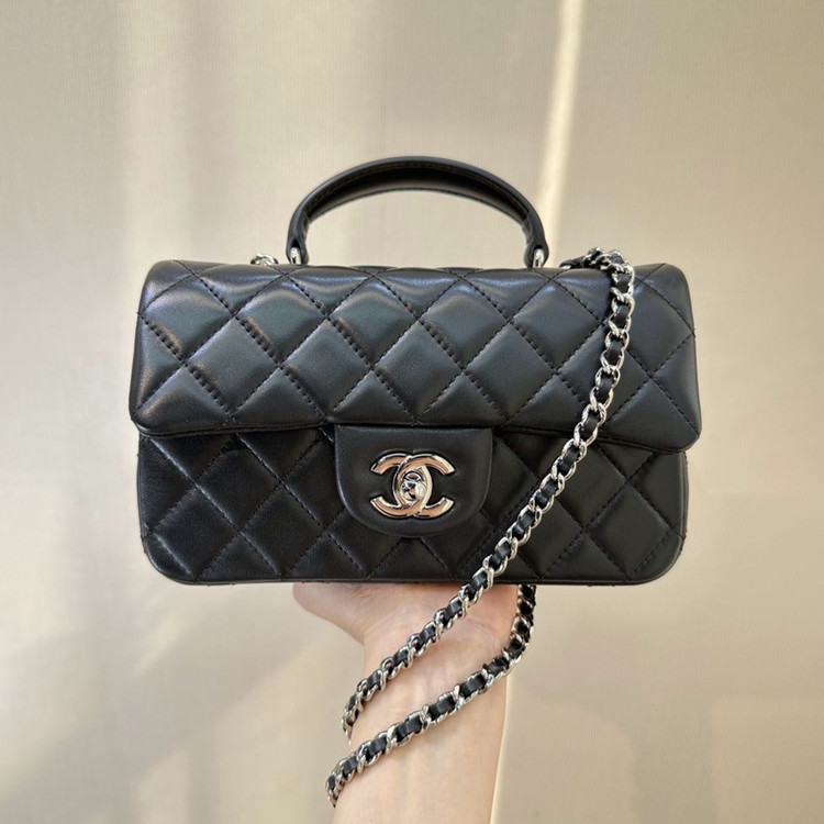 샤넬 핸들 미니 CF 플랩백 램스킨 은장