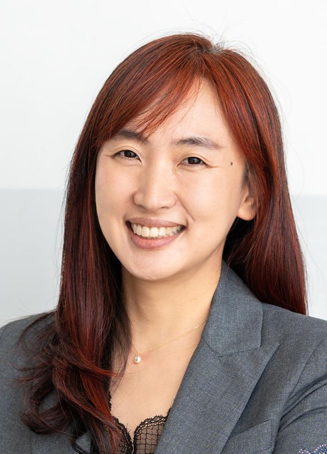 -<br><strong>Lee Seung-yoon</strong> <br> <span style="font-size:14px;"> Professor of Social Welfare at Chung-ang University</span>