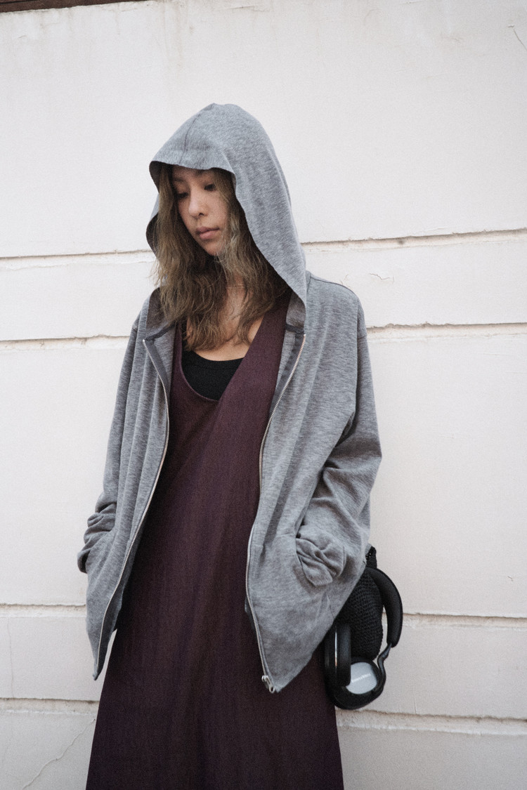 루루 Textured Hoodie Zip : mono prive