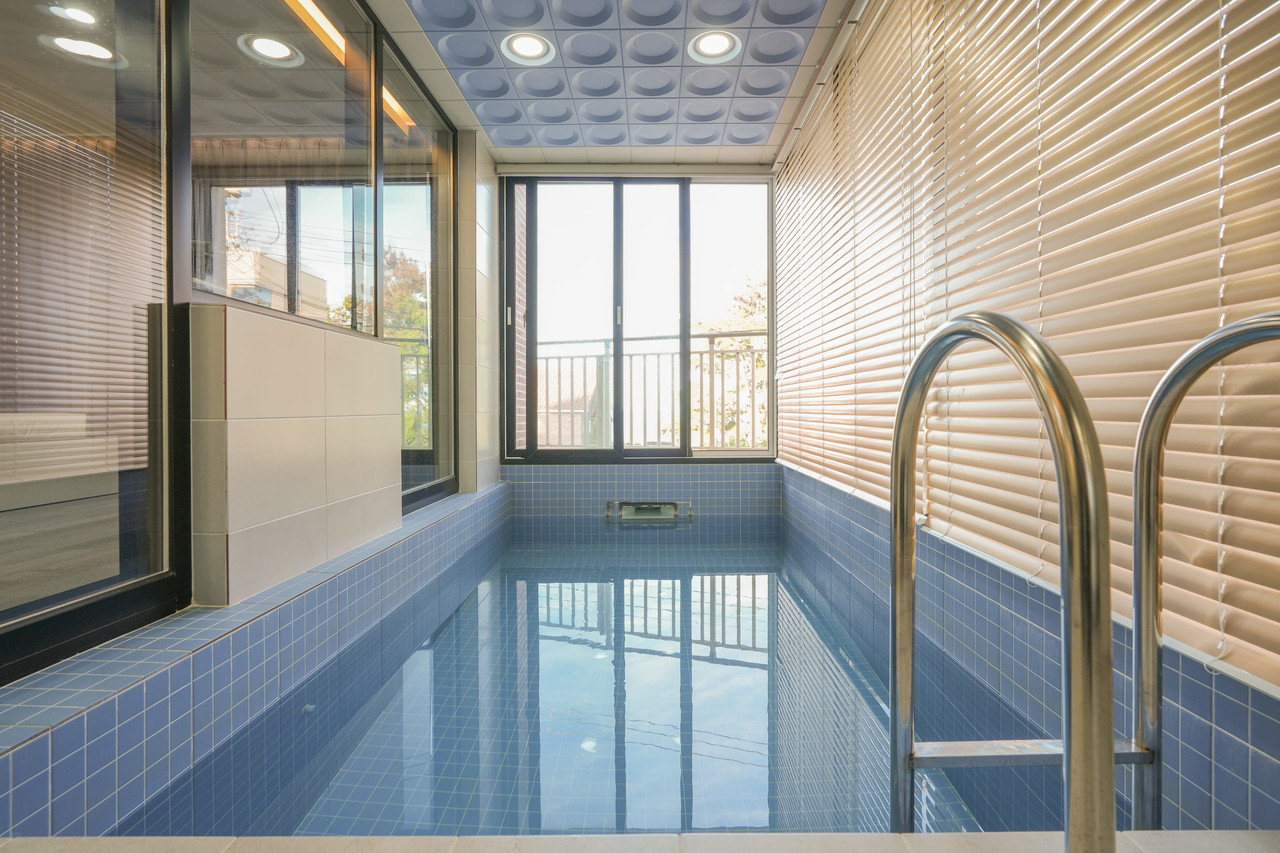 <div><p>#스테이옥스 #풀빌라</p><p style="margin-top: 20px;"><a href="/69" style="background-color: #1553fe; padding: 5px 20px; border-radius: 30px;"><span style="font-size: 14px; color: #fff;">촬영본 미리보기</span></a></p></div>