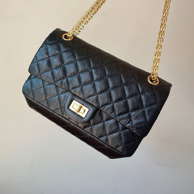 샤넬 2.55 빈티지 미디움 플랩백 블랙 샴페인 골드