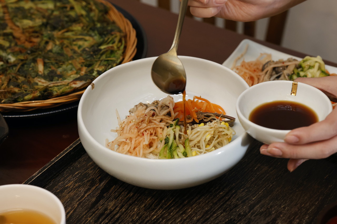 Bibimbap dish in Insadong, the best Korean restaurant near me