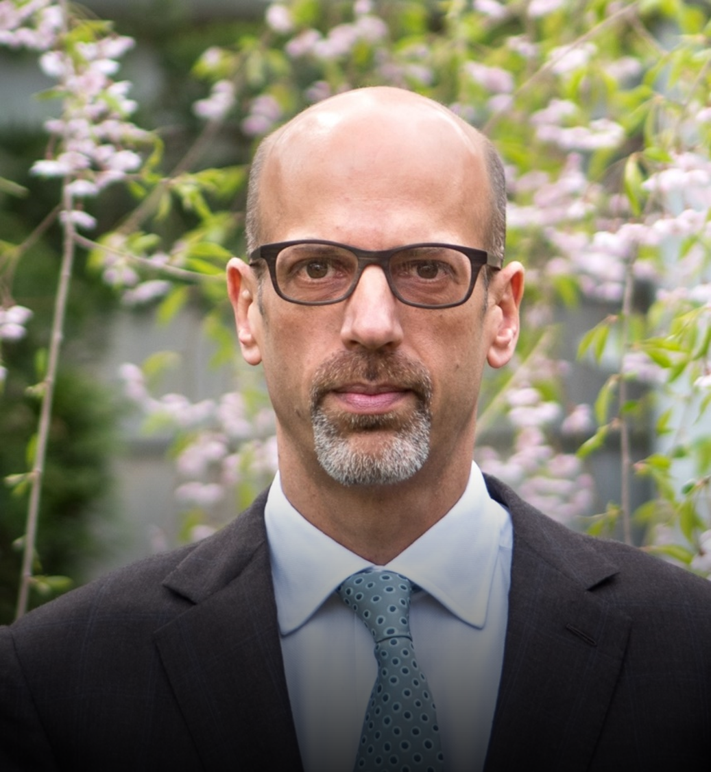 -<br><strong>대니얼 마코비츠(Daniel Markovits) </strong> <br> <span style="font-size:14px;">미국 예일대 로스쿨 교수 · '엘리트 세습' 저자</span>